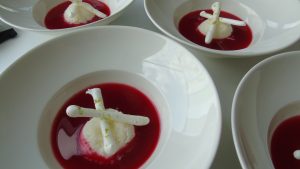 glace yaourt coulis verveine framboises