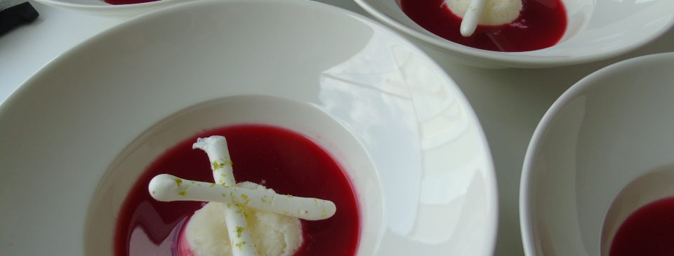 glace yaourt coulis verveine framboises